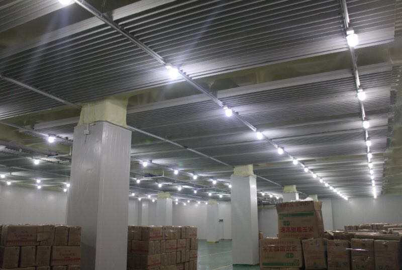 開冉制冷為上?？蛻艚ㄔ煲粋€(gè)800平海鮮冷凍庫案例