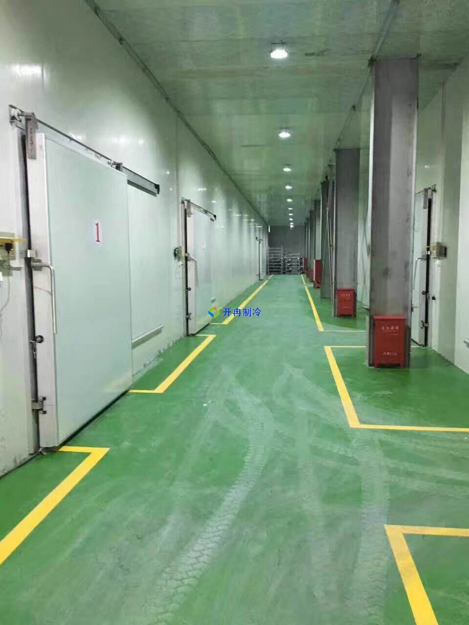 3000平米冷凍庫設(shè)備報價多少錢一平，低溫庫設(shè)計